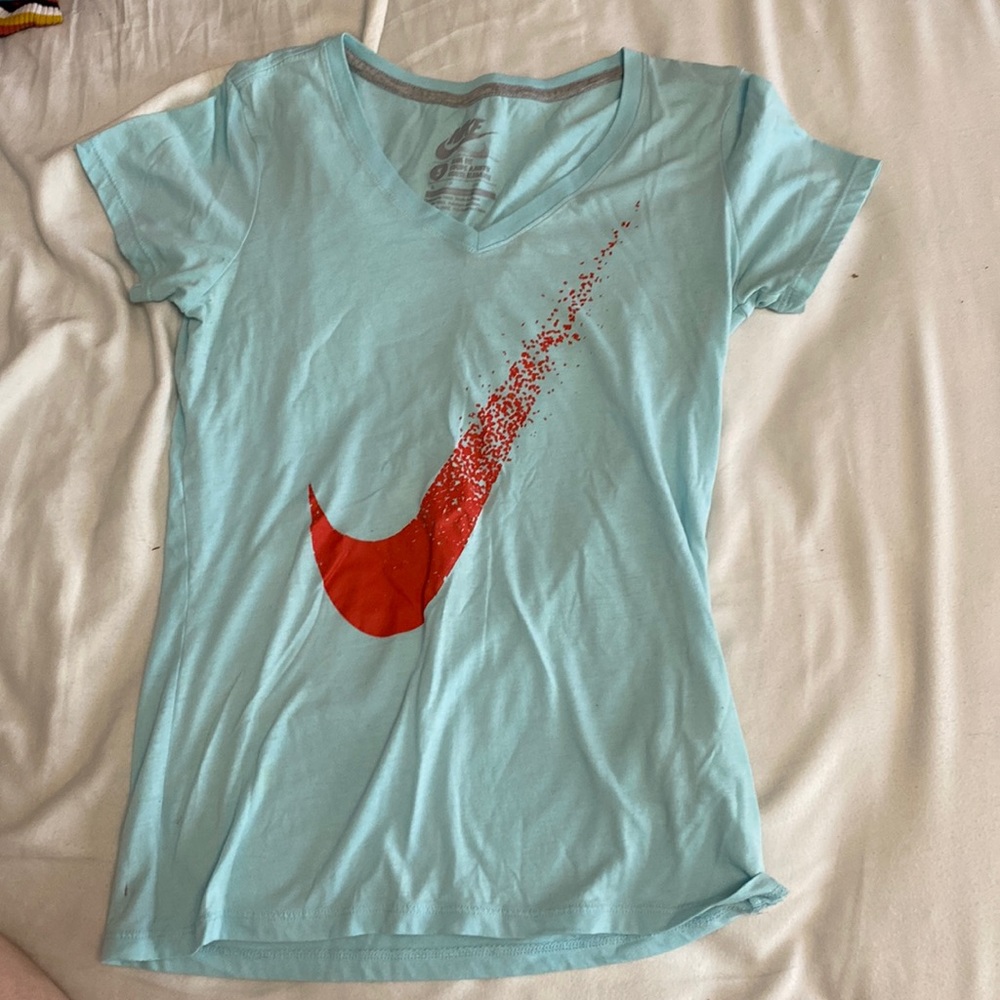 tee shirt
